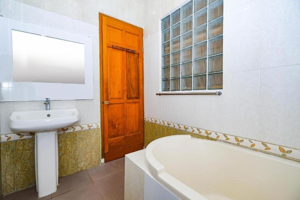 Guest House Gethsemane Salatiga Luaran gambar